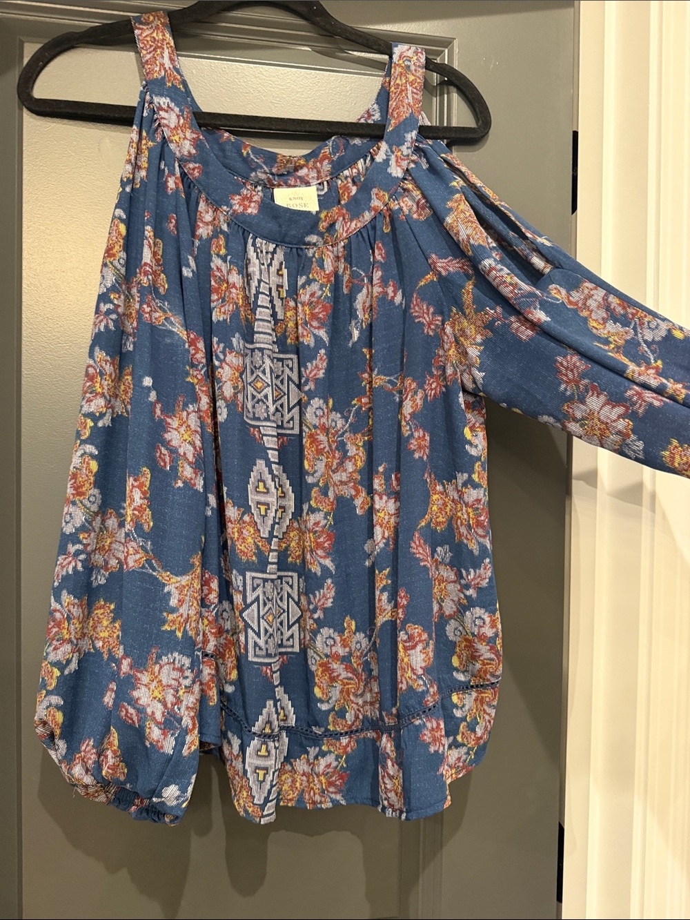 Knox Rose Blue Floral Cold-Shoulder Blouse